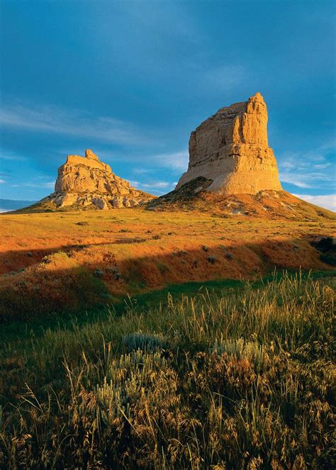 The courthouse and Jail rock formations near Bridgeport are along the ...