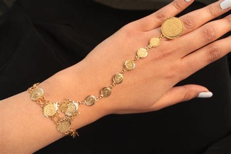 Gold Coin Connected Bracelet/Gold Coin Bracelet/18k by SusVintage