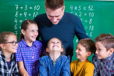 Premium Photo | Children do math in elementary school.