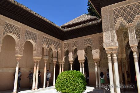 Alhambra Nasrid Palaces - Royal Apartments and Courtyards