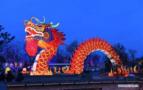 Dragon Lanterns in Henan Province | Dragon dance, Dragon decor, Chinese ...