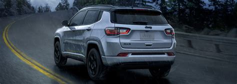 2023 Jeep Compass Dimensions | Wheelbase Length, Weight | Santa Cruz ...