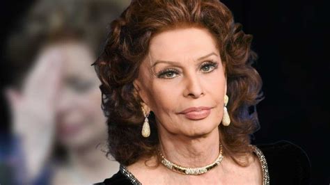 Sophia Loren cade nella sua casa a Ginevra | operata per fratture all’anca