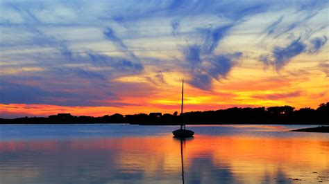 Sunset and sailboat in Martha's Vineyard, Massachusetts, USA | Windows ...