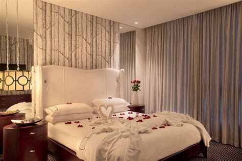 DaVinci Hotel and Suites on Nelson Mandela Square | Budget Accommodation Deals and Offers Book Now!