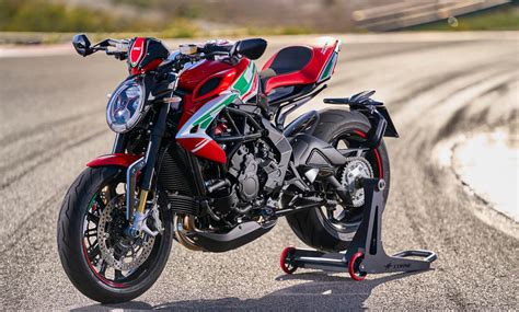 MV Agusta Dragster 800 RC specs, performance data - FastestLaps.com