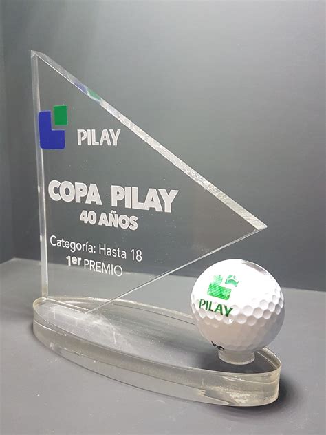 Trofeo en acrilico para torneo de golf con grabado laser y logo con vinilo color. | Trofeos en ...