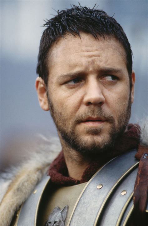 Russell Crowe Gladiator - A former roman general sets out to exact ...