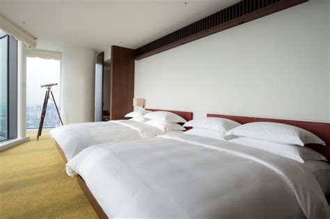 // Andaz Suite #AndazTokyo Luxury Hotel Room, Bedroom Hotel, Hotels Room, Andaz, White Sheets ...