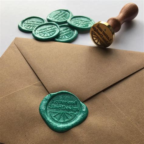 Wax seals on kraft envelopes 😍 Wax seals are such a beautiful addition ...