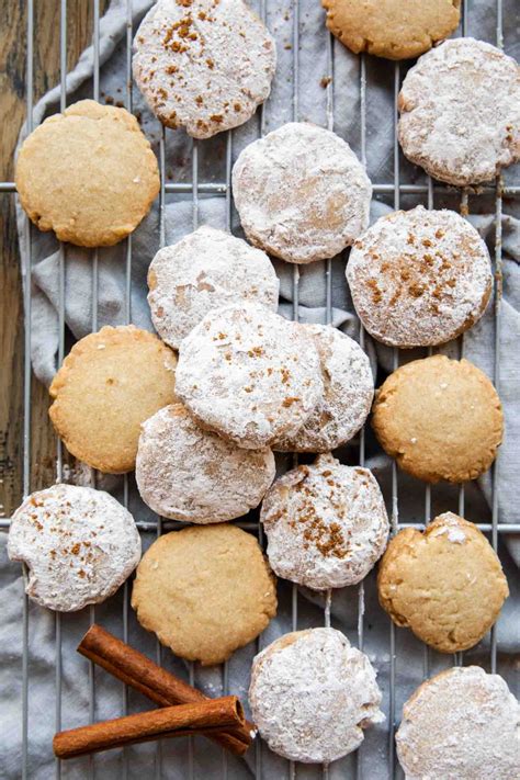 Easy Mexican Cinnamon Cookies Recipe - Desserts & Drinks