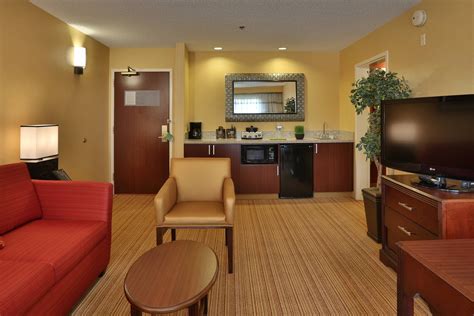 Hotels near Springfield, MO, Airport | Courtyard Springfield Airport