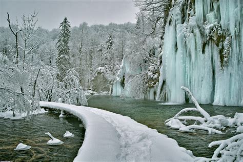 Winter conditions in Park from 13 November - Nacionalni park "Plitvička jezera"