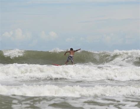 Bahia Ballena Surf | Surfing Playa Bahia Ballena, Costa Rica