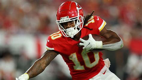 How to Treat Chiefs RB Isiah Pacheco as Fantasy Football Waiver Wire Target