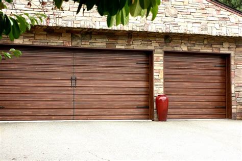 Faux Painted Garage Doors | Life and Linda