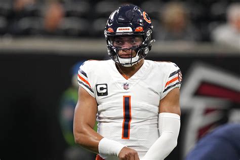 Bears Get Concerning Justin Fields Injury Update After Week 11 Game ...