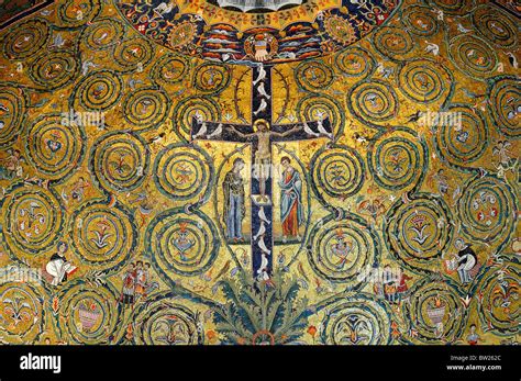 Apse mosaic of the Crucifixion, Basilica San Clemente Stock Photo - Alamy