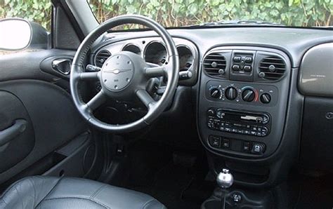 2005 Chrysler PT Cruiser Interior Pictures