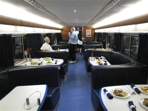 File:Amtrak Superliner dining car.jpg - Wikimedia Commons