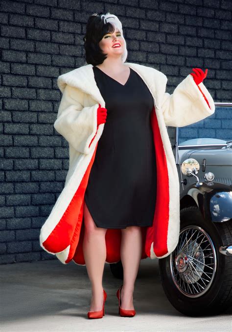 Plus Size Deluxe Cruella De Vil Coat Costume for Women