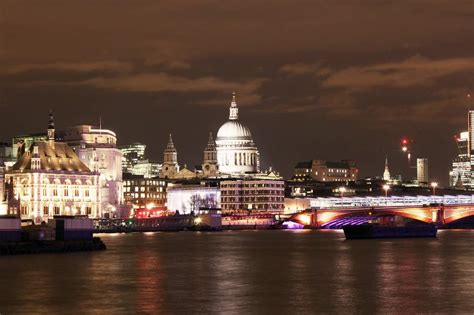 London by night: Evening Thames River Cruise