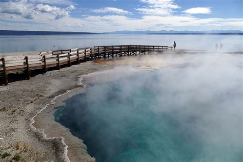 West Thumb Geyser Basin Trail | Natural Atlas