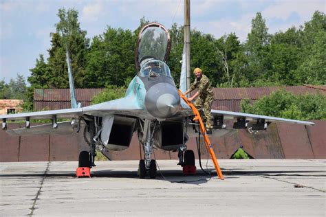 Ukraine's MiG-29 fighters are launching AGM-88 anti-radar missiles ...