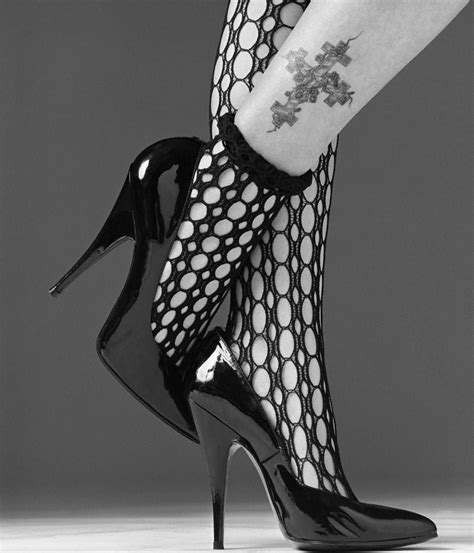 Drew Barrymore's tat that I LOVE!! | Talons, Chaussure mode, Chaussure ...