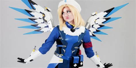 Overwatch: 10 Absolutely Angelic Mercy Cosplays