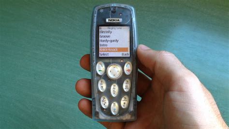 These Classic Mobile Phones Will Make You Weak For The 2000s | CollegeTimes.com