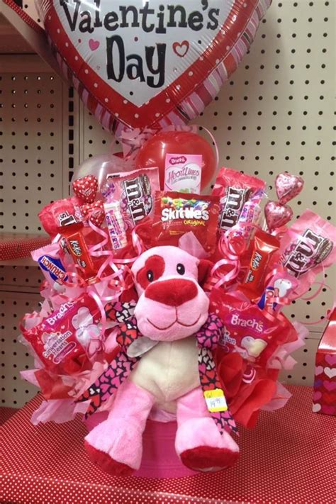 30 Easy and Beautiful Valentine Candy Bouquet Ideas | Valentines candy ...