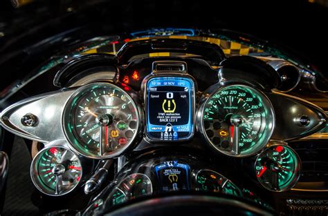 HD Wallpaper of the Pagani Huayra Dashboard