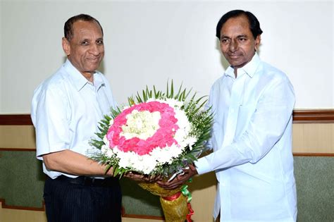 KCR calls on Telangana Governor