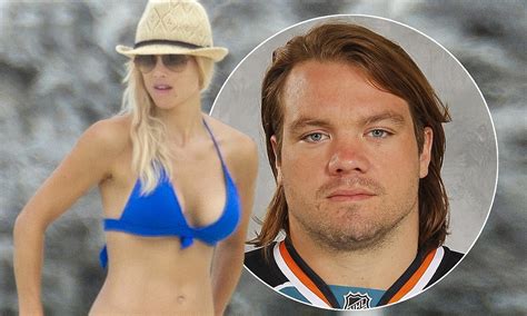 Tiger Woods' ex-wife Elin Nordegren 'dating Swedish hockey player ...