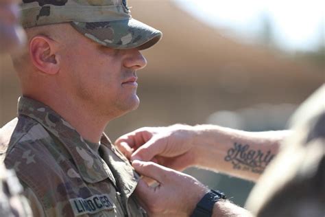 DVIDS - Images - Soldiers receive the Norwegian foot march badge and certificate [Image 19 of 21]