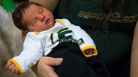 Baby born with broken collarbone named after Aaron Rodgers | NFL ...