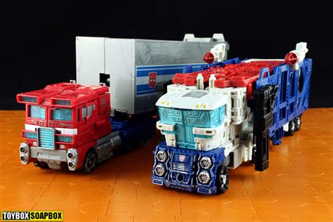 Review: Transformers Siege Ultra Magnus – Toybox Soapbox