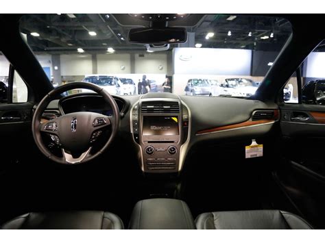 2018 Lincoln MKC: 107 Interior Photos | U.S. News