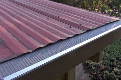 Corrugated Metal Roof – EasyOn Gutterguard by Gutterglove®