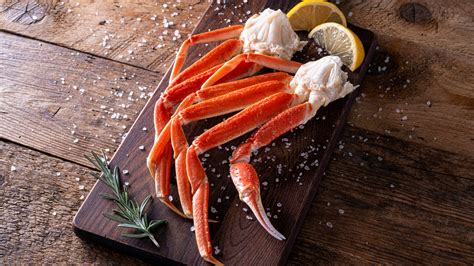 Snow Crab Vs. King Crab: Is There A Nutritional Difference?