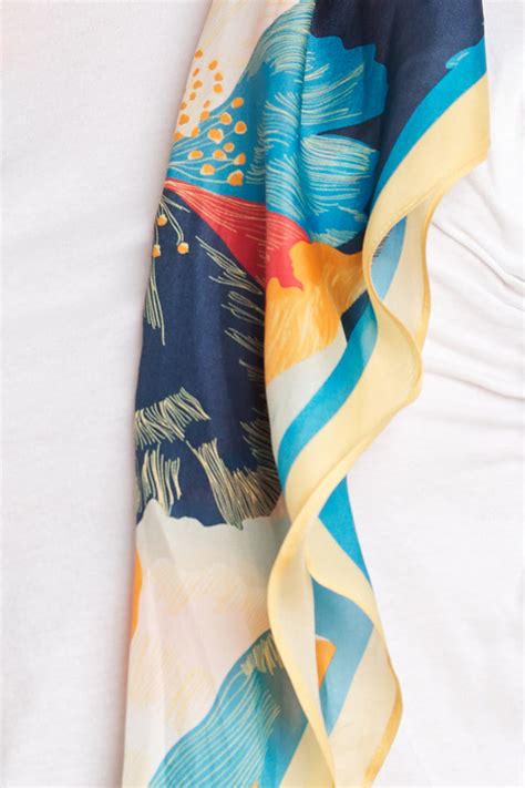 DIAMOND SHAPE SILK SCARF – Velvet by Graham & Spencer