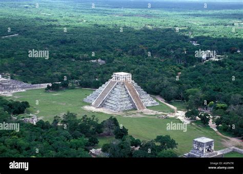 Mexico, Chetumal, Maya pyramids of Chichen Itza Stock Photo: 14263606 - Alamy