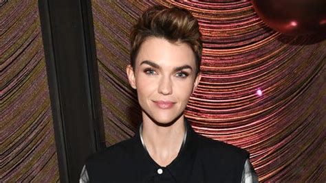 25 Non-Binary Celebs - Celebrities Who Identify as Genderfluid