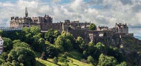 How To Visit The Edinburgh Castle in 2023: Tickets, Hours, Tours, And More