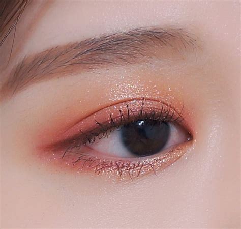 Korean style eyes makeup | Korean eye makeup, Asian eye makeup, Cute ...