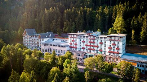 Leysin American School in Switzerland - Owl Boarding School Guide