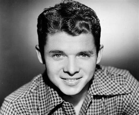 Audie Murphy Biography - Facts, Childhood, Family Life & Achievements