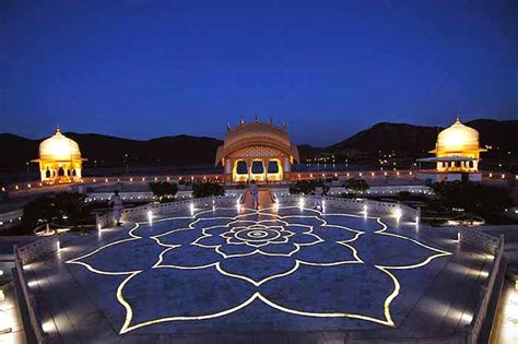 Places to Visit in Jaipur, Rajashtan: Jal Mahal - Jaipur - www.vishvabhraman.com