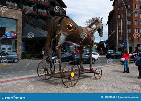 Giant Horse Sculpture Outside The Kempinski Marsa Malaz In Qatar Editorial Image | CartoonDealer ...